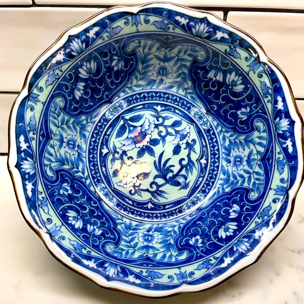 Blue White Porcelain Japanese Arita Bowl.